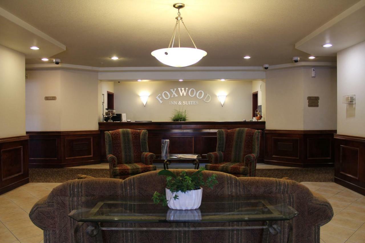 Foxwood Inn And Suites Fox Creek Exterior photo